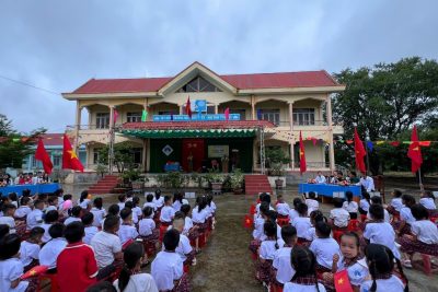 KHAI GIẢNG NĂM HỌC MỚI GIỮA CƠN BÃO YAGI